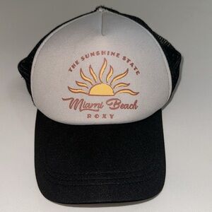 WOT Roxy ‘The Sunshine State Miami Beach Trucker Hat’ in Black & White OS